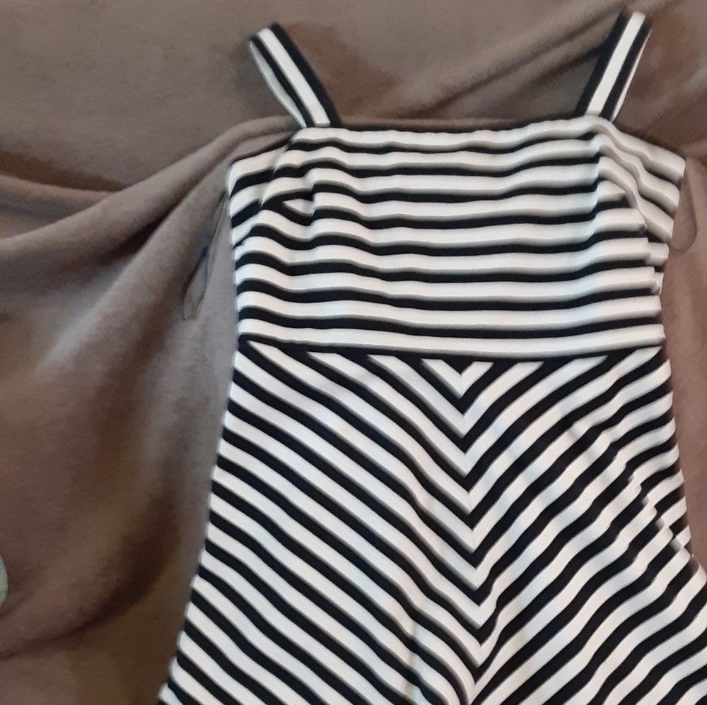 Dress - Picture 1 of 4